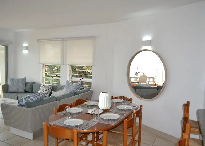 6 Glitter Bay 3 Bedroom Beach Front Sea View Apartment