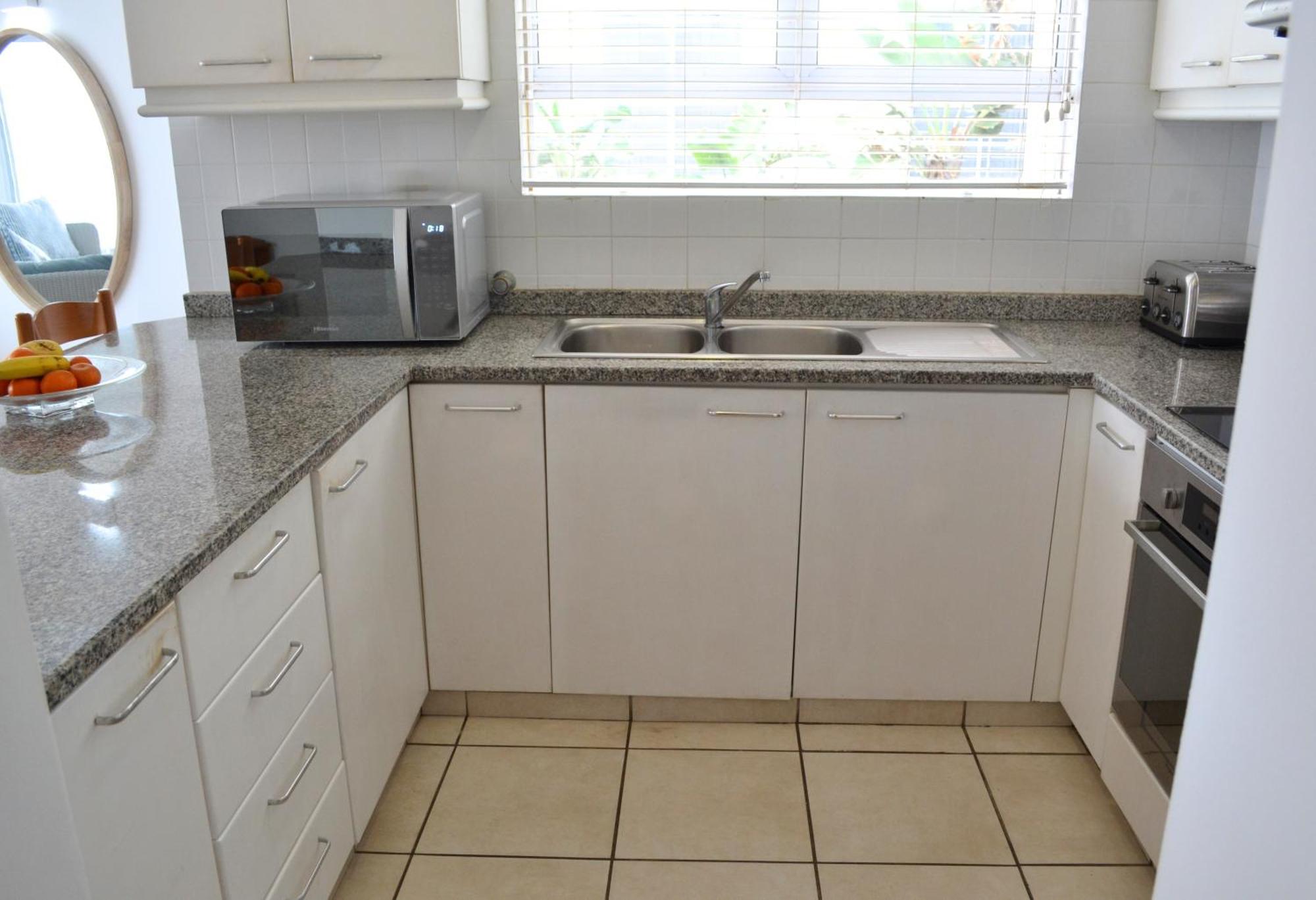 6 Glitter Bay 3 Bedroom Front Sea View Apartment