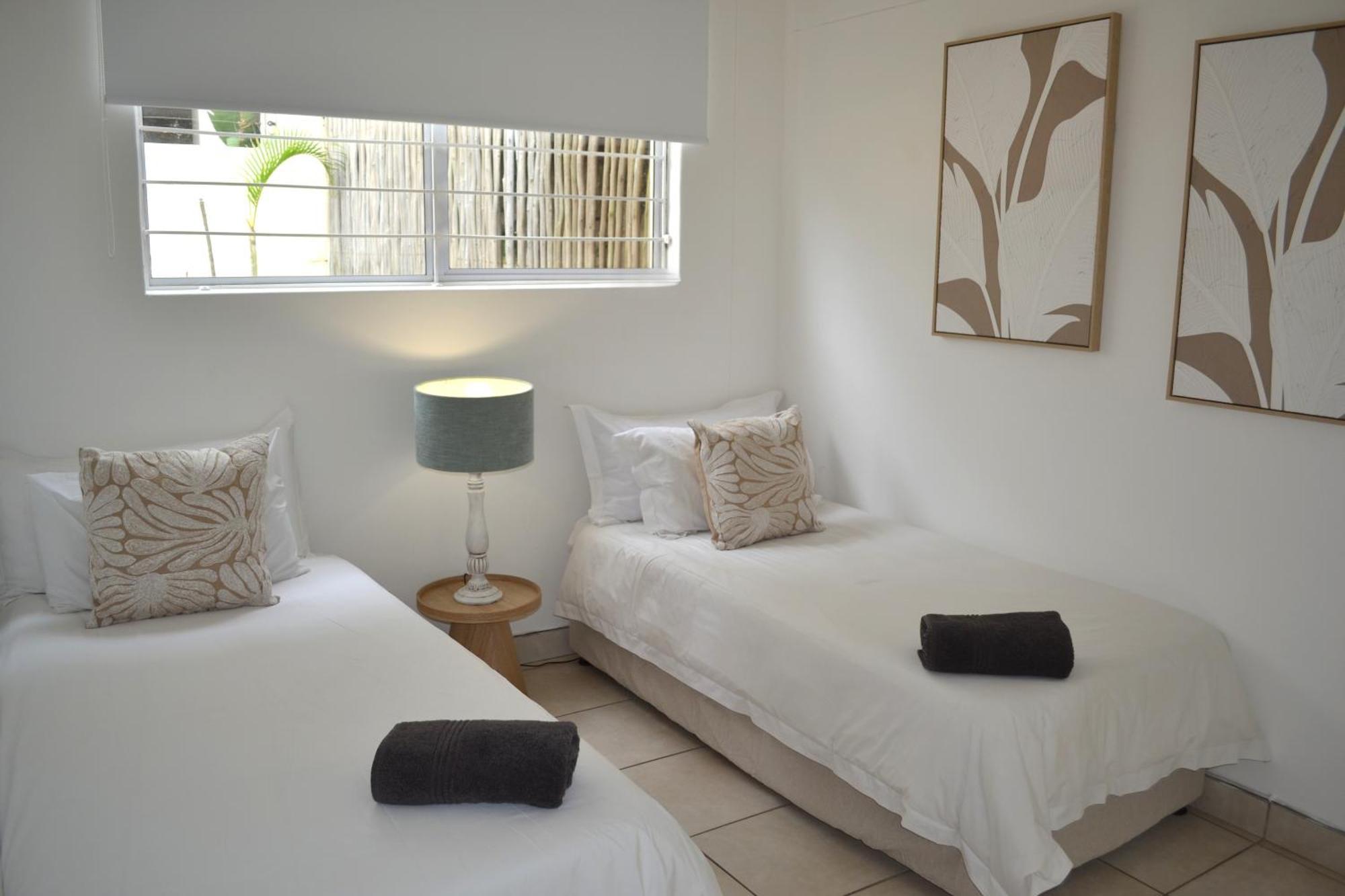 6 Glitter Bay 3 Bedroom Front Sea View Durban
