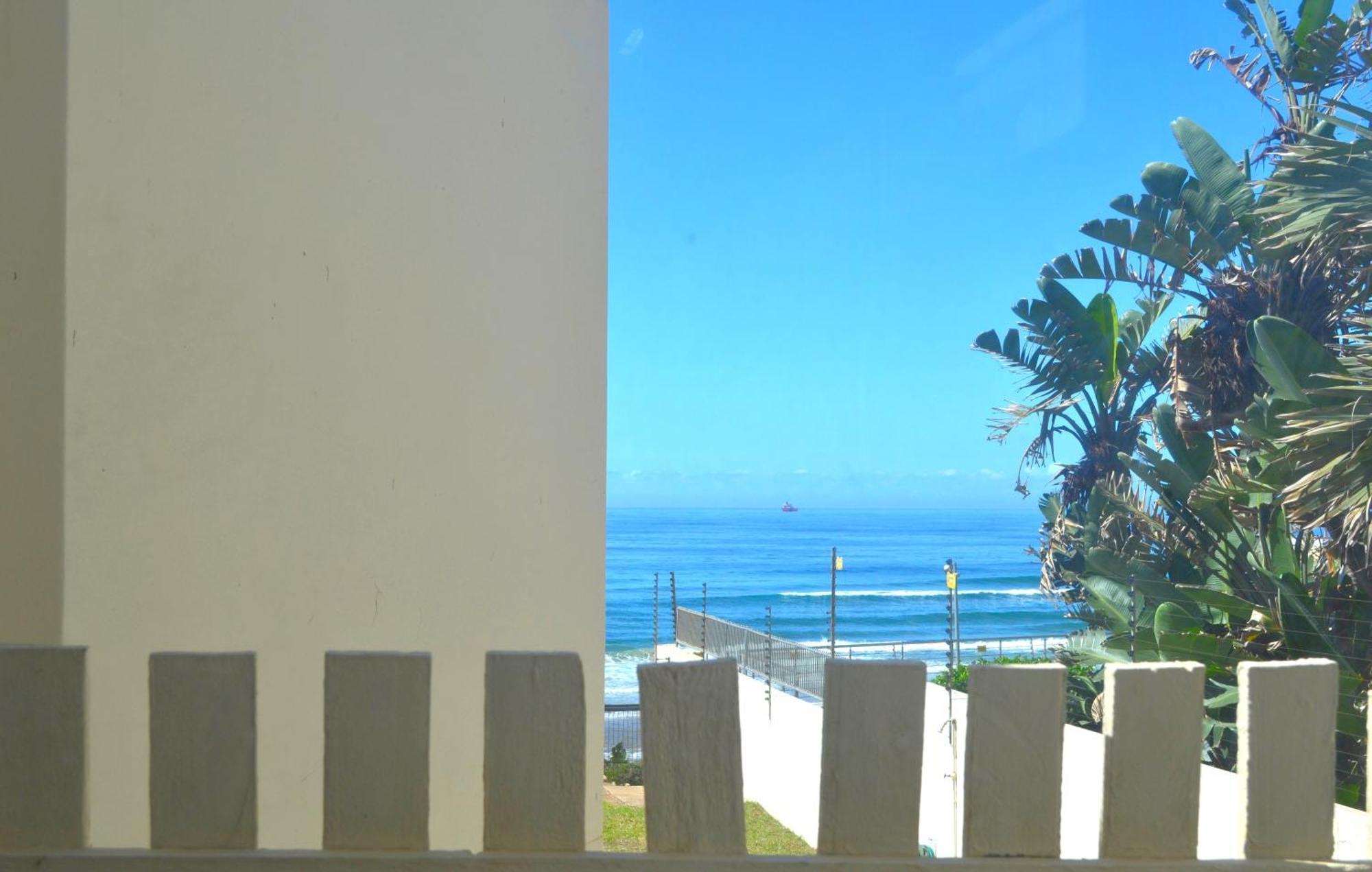 6 Glitter Bay 3 Bedroom Front Sea View *