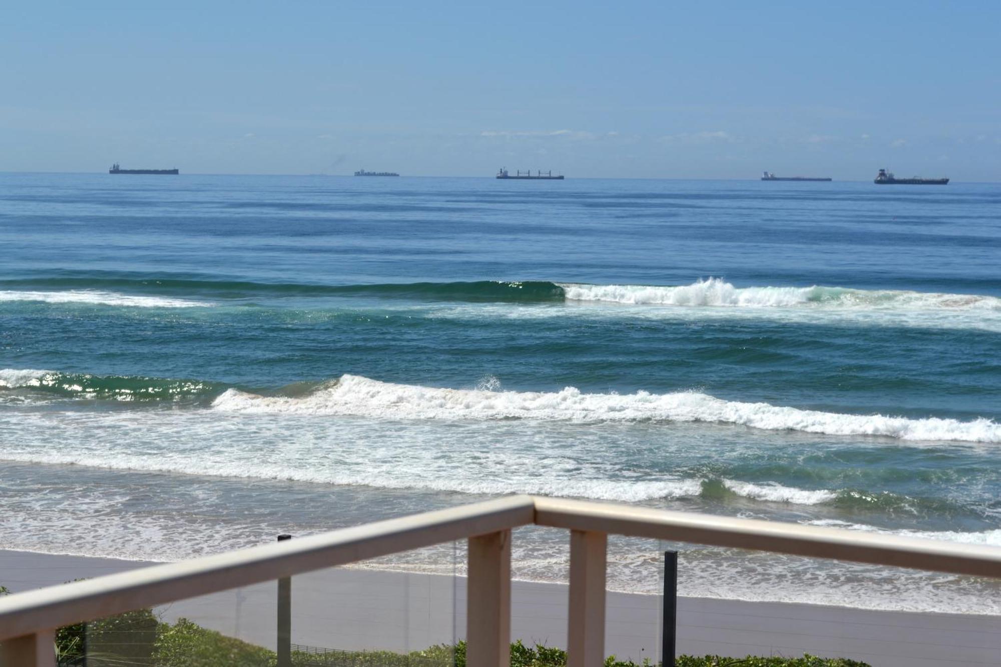 6 Glitter Bay 3 Bedroom Front Sea View Durban